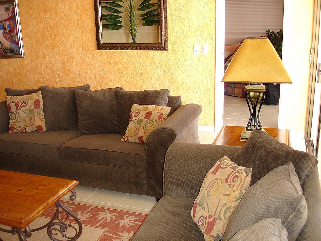 3BRM_12.JPG - Living room