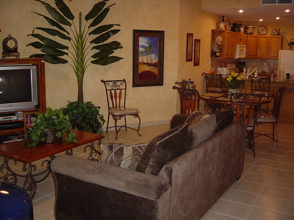 3BRM_4.JPG - Living room