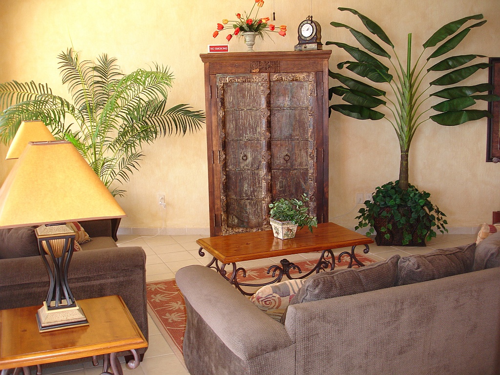 3BRM_5.JPG - Living room