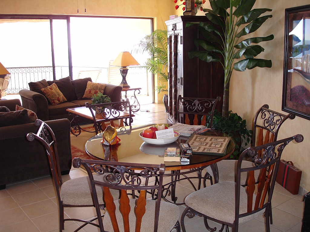 3BRM_7.JPG - Living room