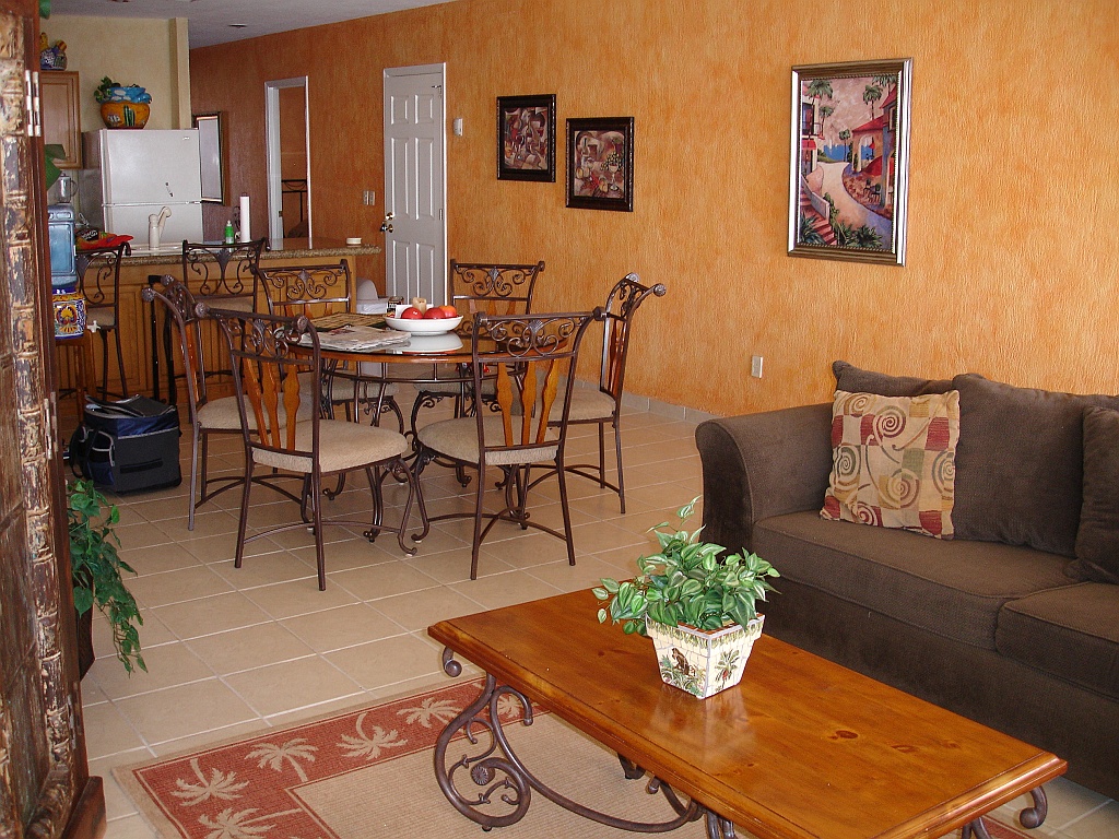 3BRM_8.JPG - Living room